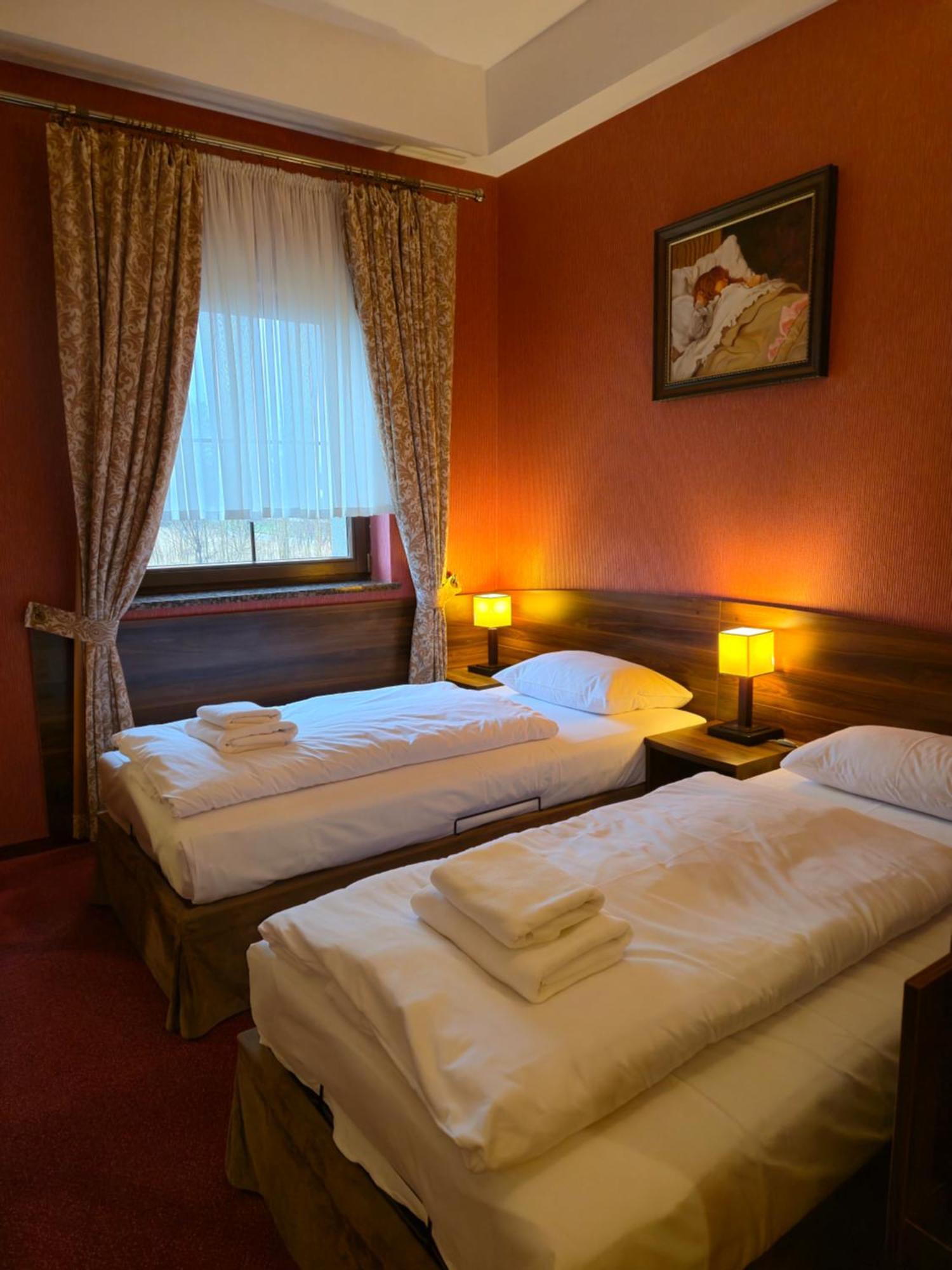 Hotel i Restauracja Dworski Warzymice Zewnętrze zdjęcie